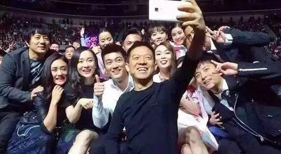 咪蒙：甘薇你那么有錢還那么拼