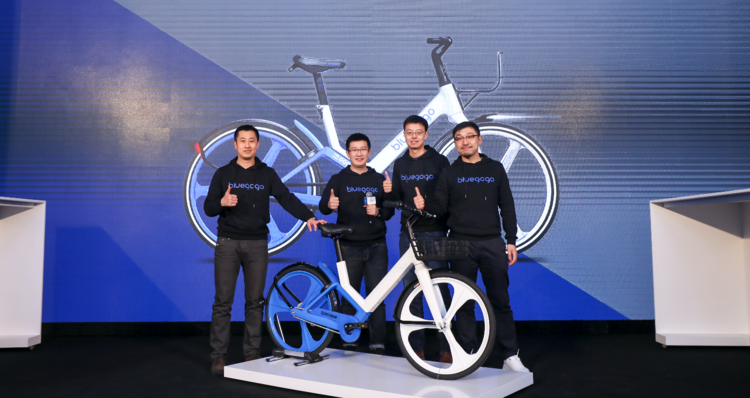 Pro2 概念車，在臺上擺了一下就搬下去了，看來還沒準備好